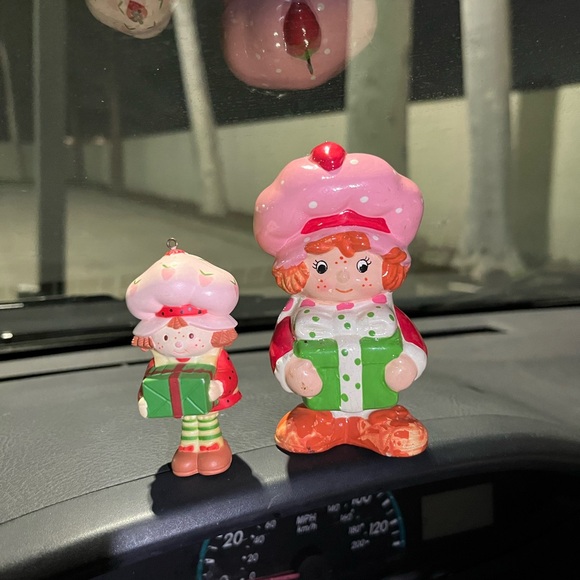 Vintage 1980s Strawberry Shortcake Figurines Statues Ornaments Christmas USED! - Picture 2 of 7